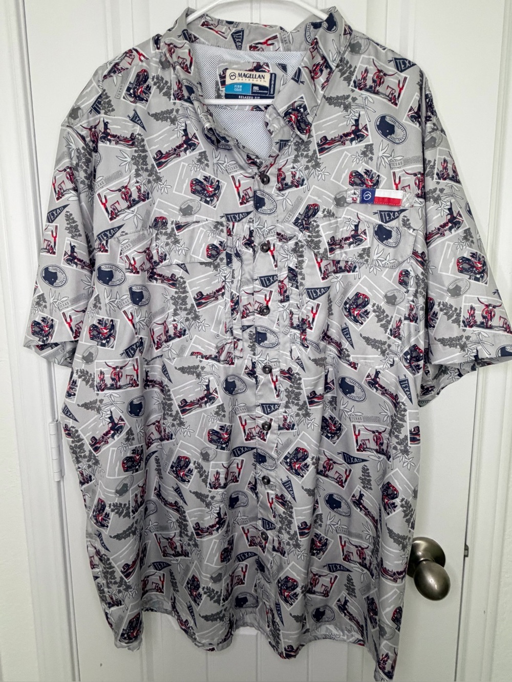 Men’s Magellan Fish Gear Relaxed 2XL Texas Boots/horses Gray Short Sleeve Shirt